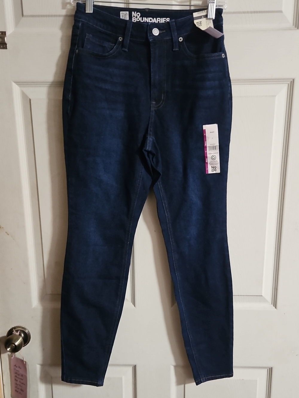 No Boundaries High Rise Skinny Jeans: New With Tags: Size 4